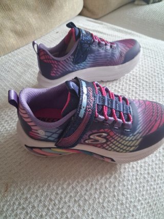 Skechers luces niña talla 27