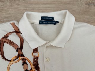 Polo Ralph Lauren beige con estampado ecuestre
