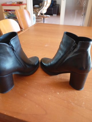 Scarpe a tronchetto nere in pelle