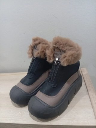 Botas de nieve con pelo talla 37 sin usar.