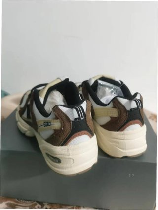 New Balance 530 Talla 37 Marrón y Beige