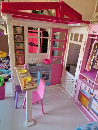 Casa Barbie con bambola e cucciolo
