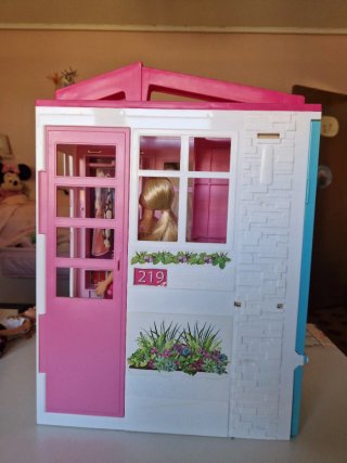 Casa Barbie con bambola e cucciolo