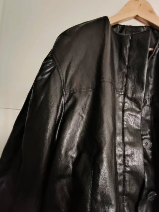 Cazadora Zara Negra