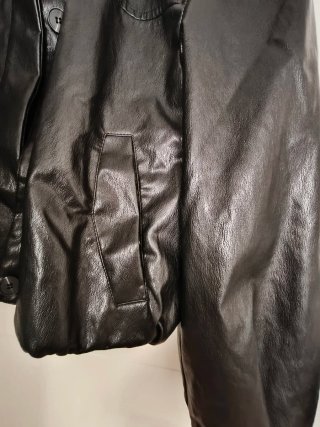 Cazadora Zara Negra