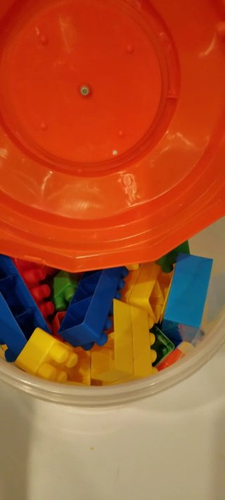 Cubo de piezas de construcción tipo Lego