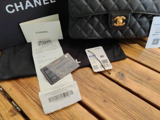 Mala Chanel Flap Bag 25 Classic em pele Caviar