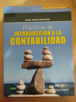 Lote de libros del primer curso de la UNED ADE