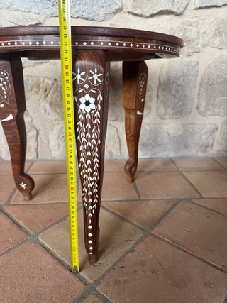 Mesa auxiliar India madera incrustaciones vintage