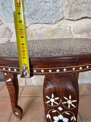 Mesa auxiliar India madera incrustaciones vintage