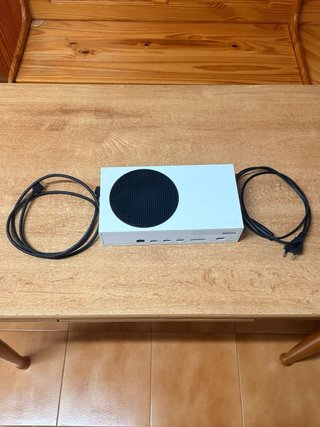 Xbox Series S + 2 mandos y cables