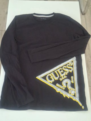 Camiseta Guess Negra y Plateada