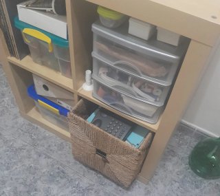 Módulo Ikea con cesta de mimbre
