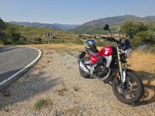 Motor Hispania XRT 125cc Naked Roja
