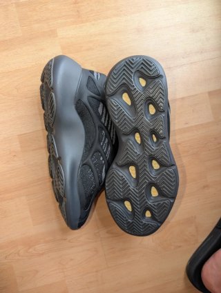 Zapatillas Adidas Yeezy 700 V3