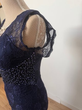 Vestido de fiesta azul con pedrería