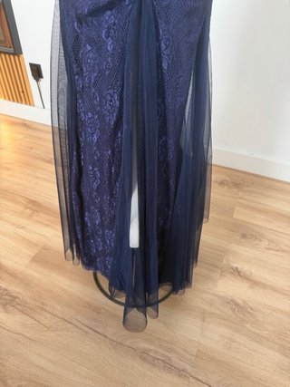 Vestido de fiesta azul con pedrería