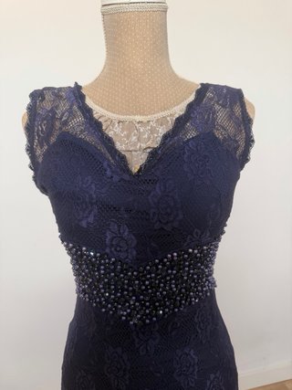 Vestido de fiesta azul con pedrería