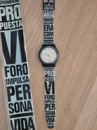 Reloj nuevo ( periódico el Pais) escuchado y preci