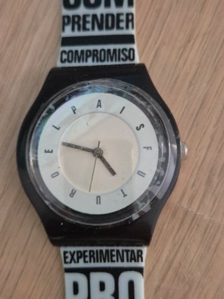 Reloj nuevo ( periódico el Pais) escuchado y preci
