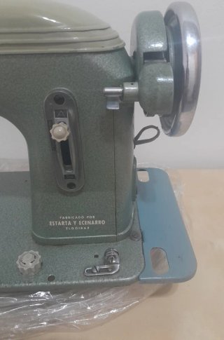 Máquina de coser Sigma verde