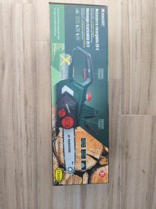 Motosierra Parkside recargable 20V