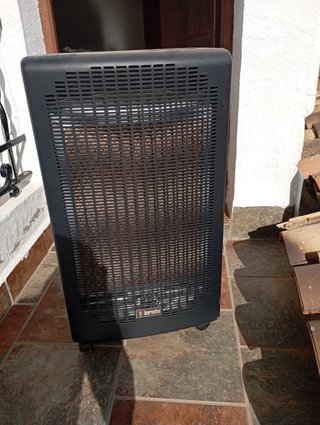 Estufa de gas Buranelli negra
