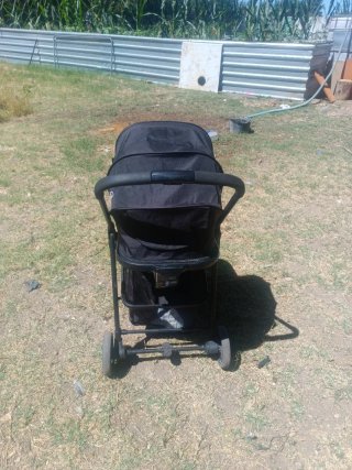Cochecito de bebé negro