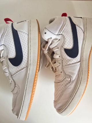 Botas deportivas Nike blancas y azules T36