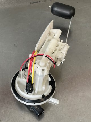 Bomba Gasolina Yamaha MT-125 2023
