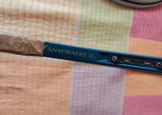 Raqueta de tenis Snauwaert con funda y pelotas