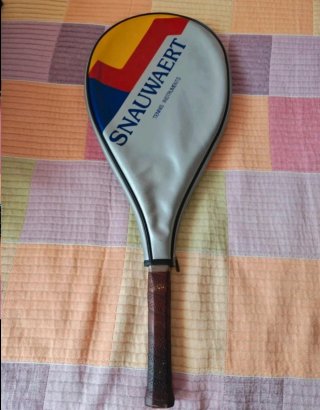 Raqueta de tenis Snauwaert con funda y pelotas