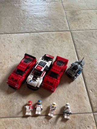 Lego 4 auto da corsa e 4 minifigure