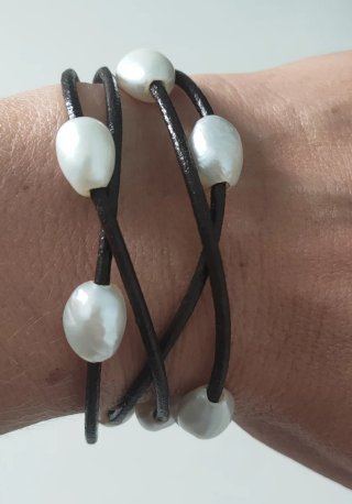 Pulsera Cuero Natural y Perlas Barrocas Boho