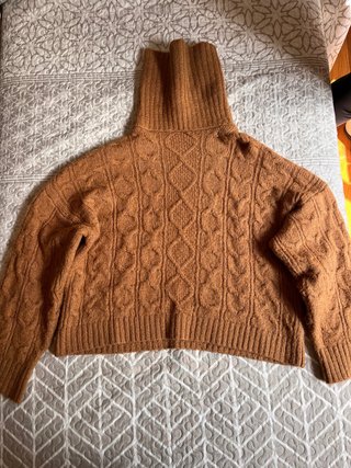 Jersey Stradivarius cuello alto, oversize