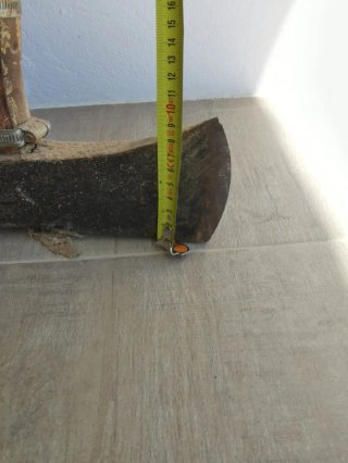 Hacha de madera