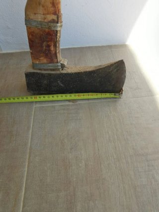 Hacha de madera
