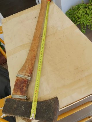 Hacha de madera