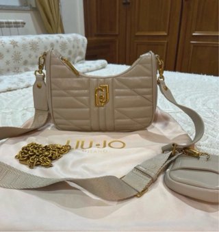 Bolsa Liu Jo bege com detalhes dourados