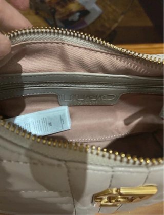 Bolsa Liu Jo bege com detalhes dourados