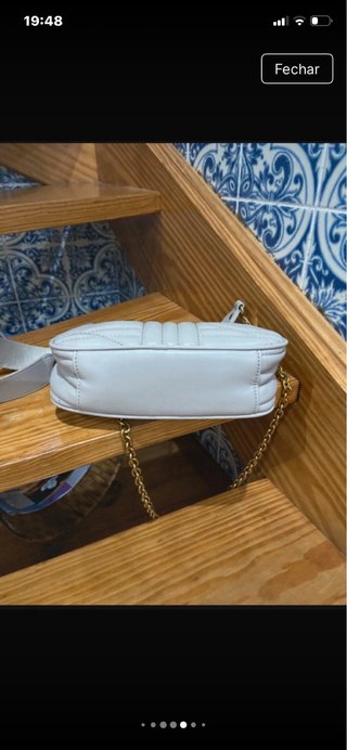 Bolsa Liu Jo bege com detalhes dourados