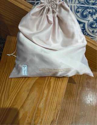 Bolsa Liu Jo bege com detalhes dourados
