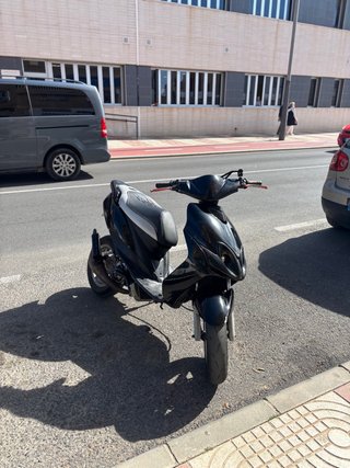 Yamaha Jog RR Negra