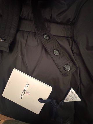 Plumífero Moncler Negro con Capucha