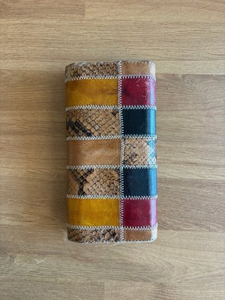 Cartera multicolor de piel