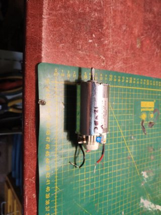 Motor Eléctrico BY4843 12VDC con escobillas