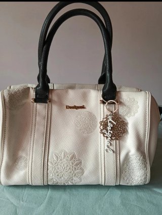 Bolso Desigual Blanco y Dorado