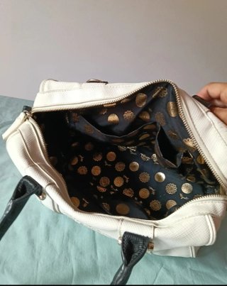 Bolso Desigual Blanco y Dorado