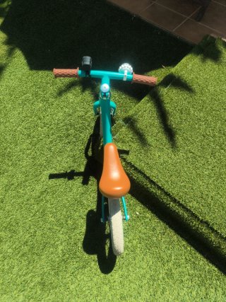 Bicicleta de equilibrio infantil