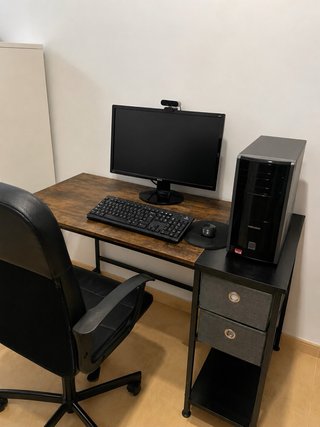 Escritorio y silla de oficina